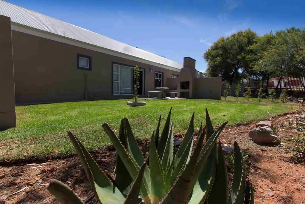 El Dorado 65 Luxury Self Catering Villa Oudtshoorn Oda fotoğraf